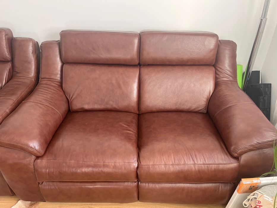 Кожени дивани два броя като нови