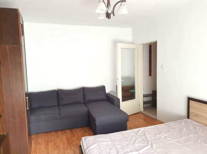 Дава се под наем Едностаен апартамент в Бургас, Изгрев - 42 кв.м за 255 € - Снимка #1