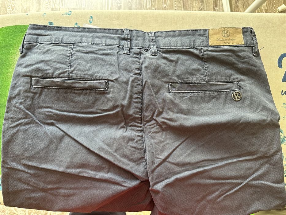 Джинсовые и хлопковые шорты