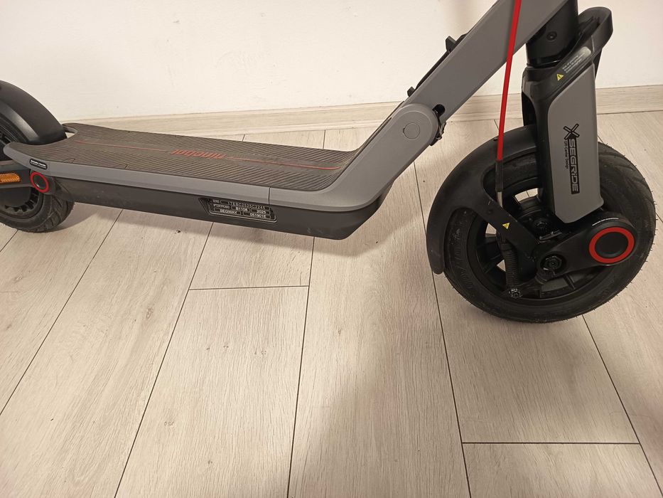 Vând trotineta electrica ninebot e3