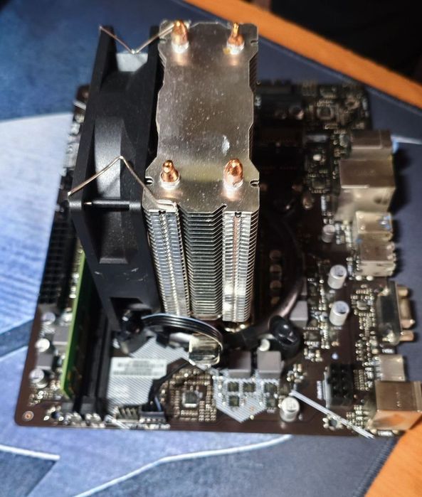 Biostar H510mhp + core i3-10100 + DDR4 8GB