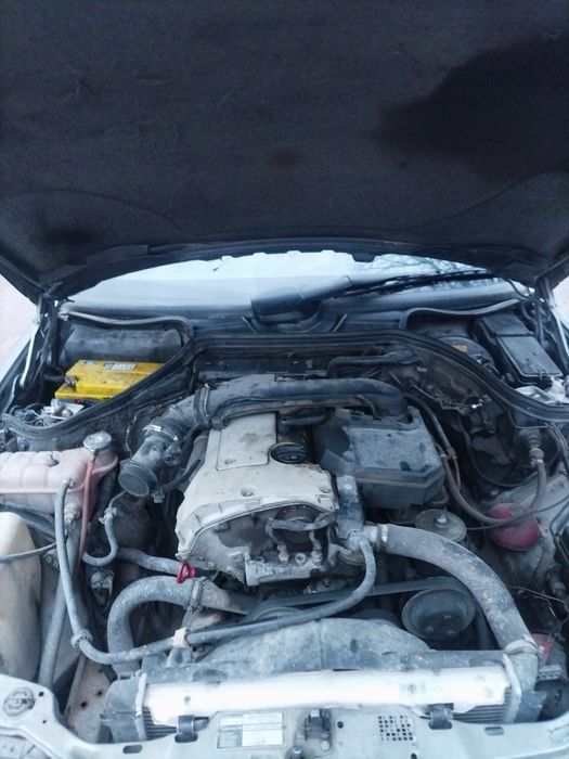 Mersades  benz 124w srochna sotiladi naxtga