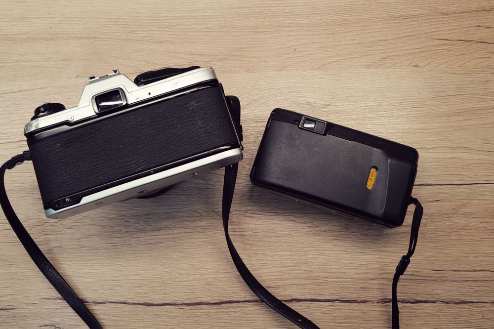 Lot aparate foto Olympus film OM10 obiectiv 50 1.8 si Superzoom 70 Mju