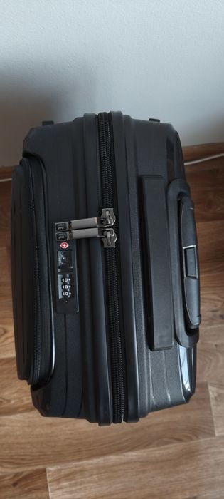 Чемодан S ручная кладь IT