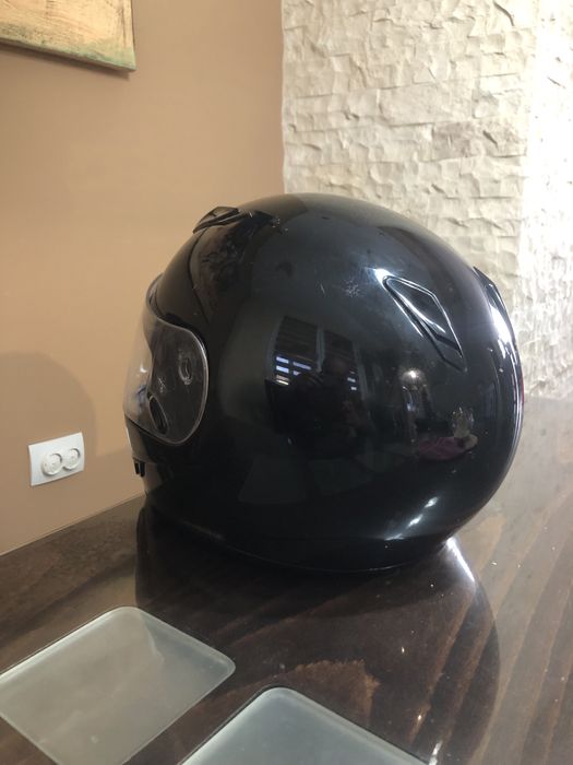 каска за мотор черна