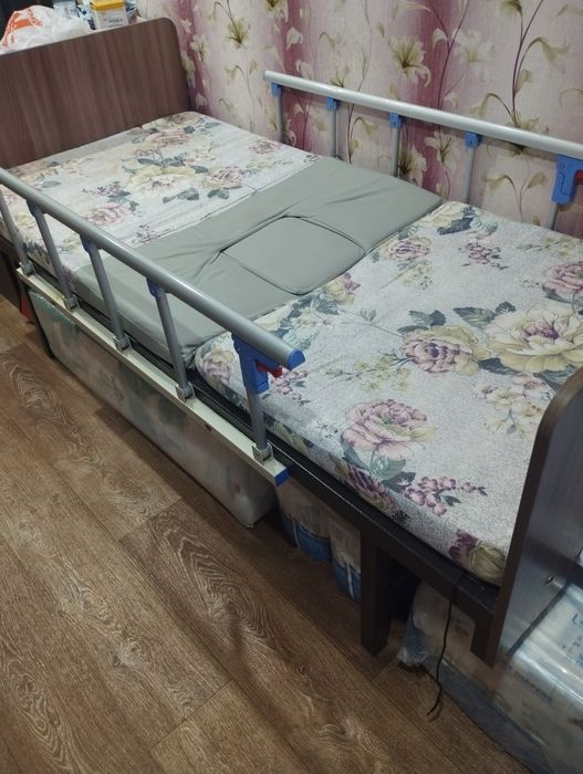 Продам кровать медицинскую.