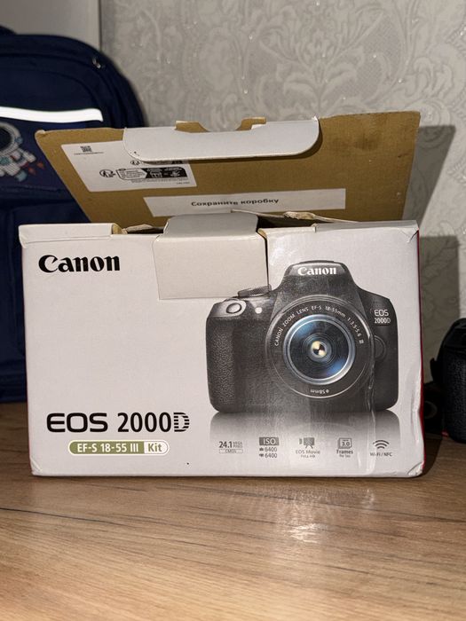 Canon EOS 2000D камера
