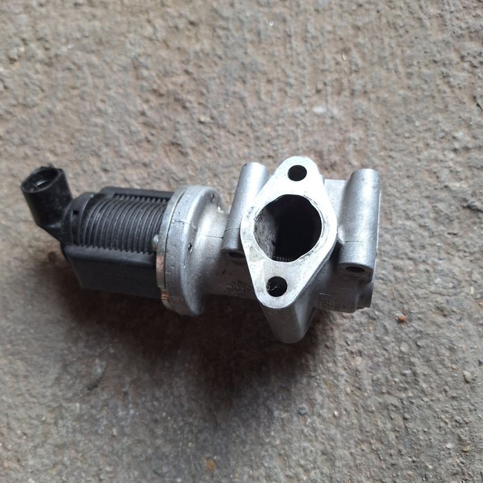 Продавам EGR клапан работещ