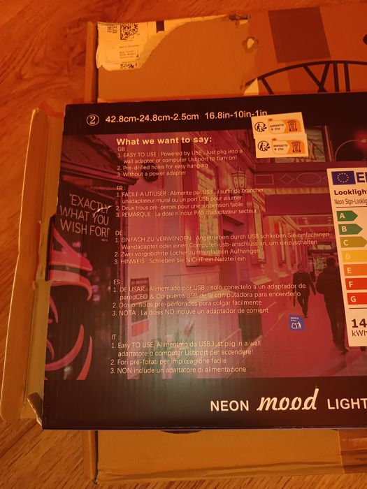 Неонова табела място за пушене