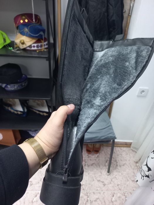 продам новые сапоги 36р