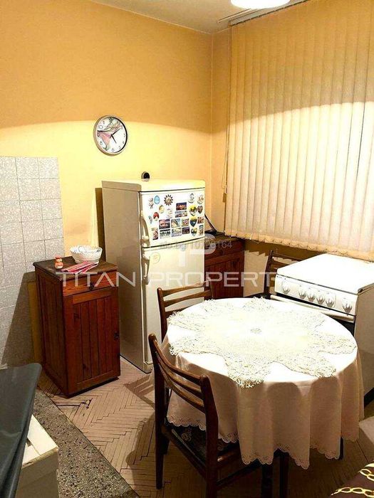 Двустаен апартамент с възможност за преустройство в Кършияка