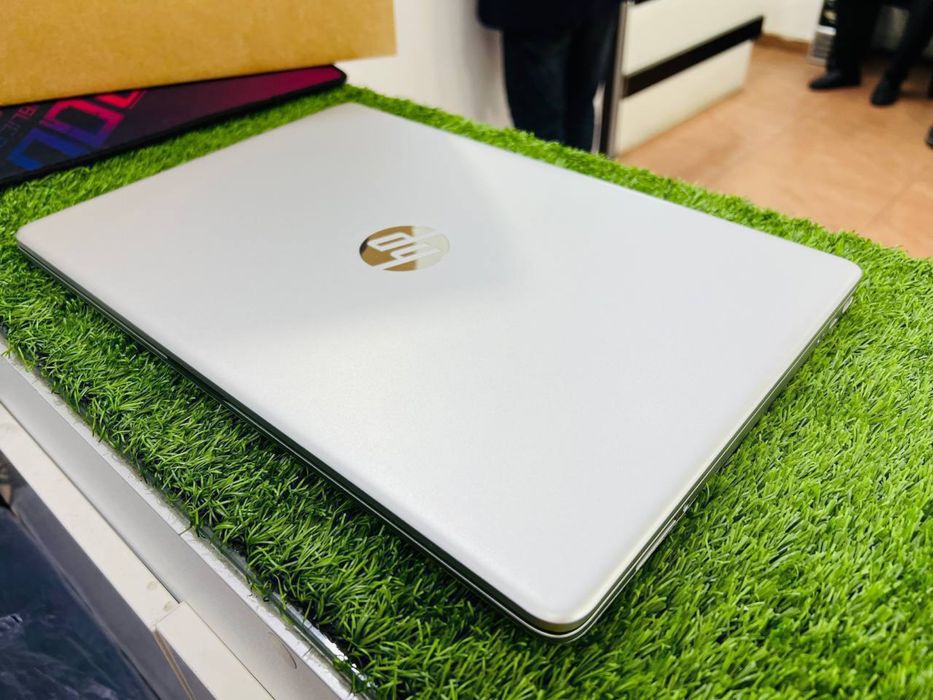 HP Laptop 15S Core i5-1235U 8/256GB