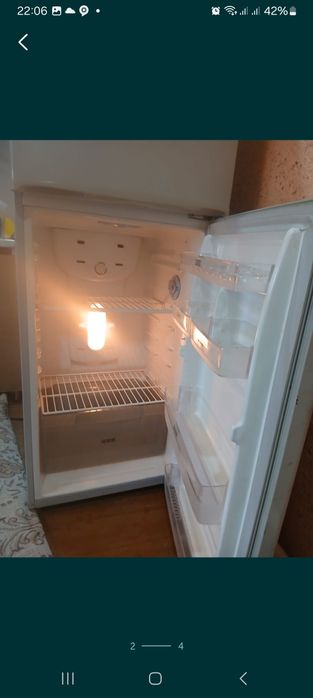 Холодильник сотилади