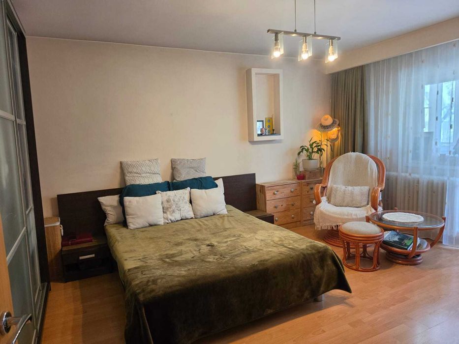 Garsonieră spațioasă (40 mp), Etaj 2/Balcon