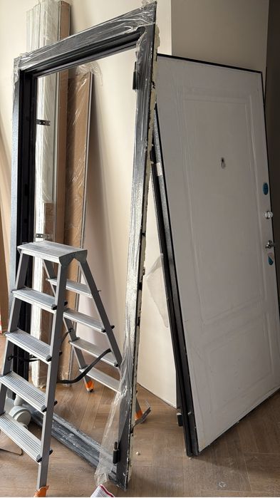 Дверь входной продам