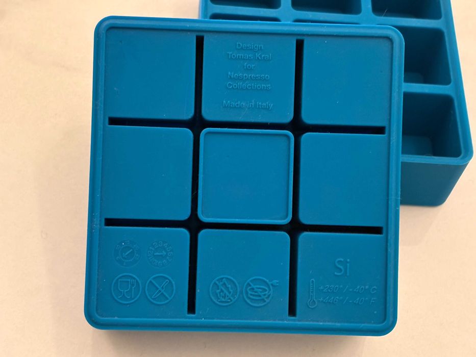 2 tavi silicon menaj gheata aquamarin Italia Nespresso Barista Pantone