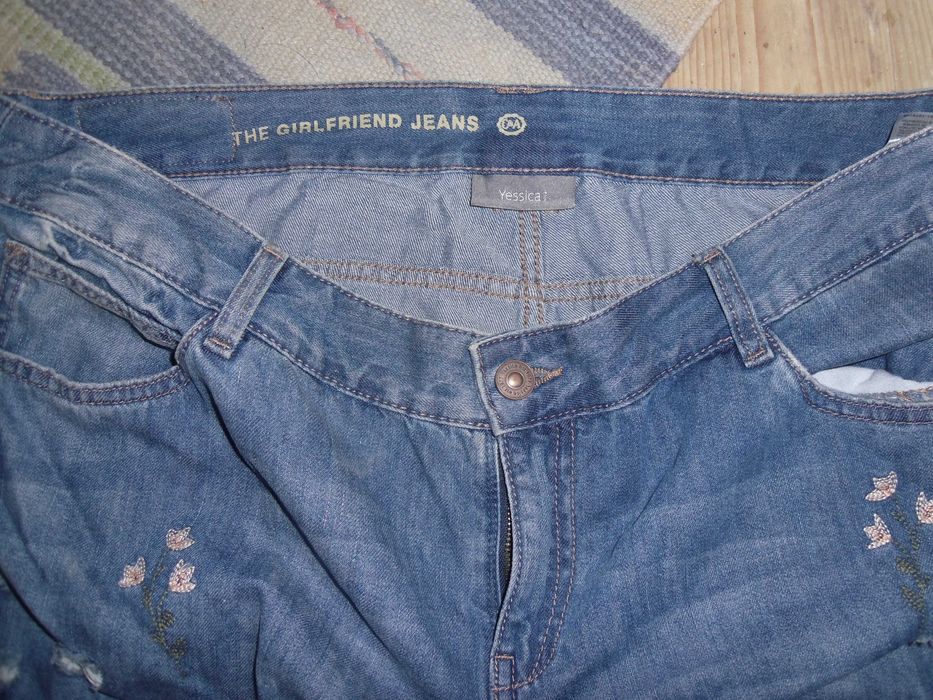 Blugi subtiri ,largi