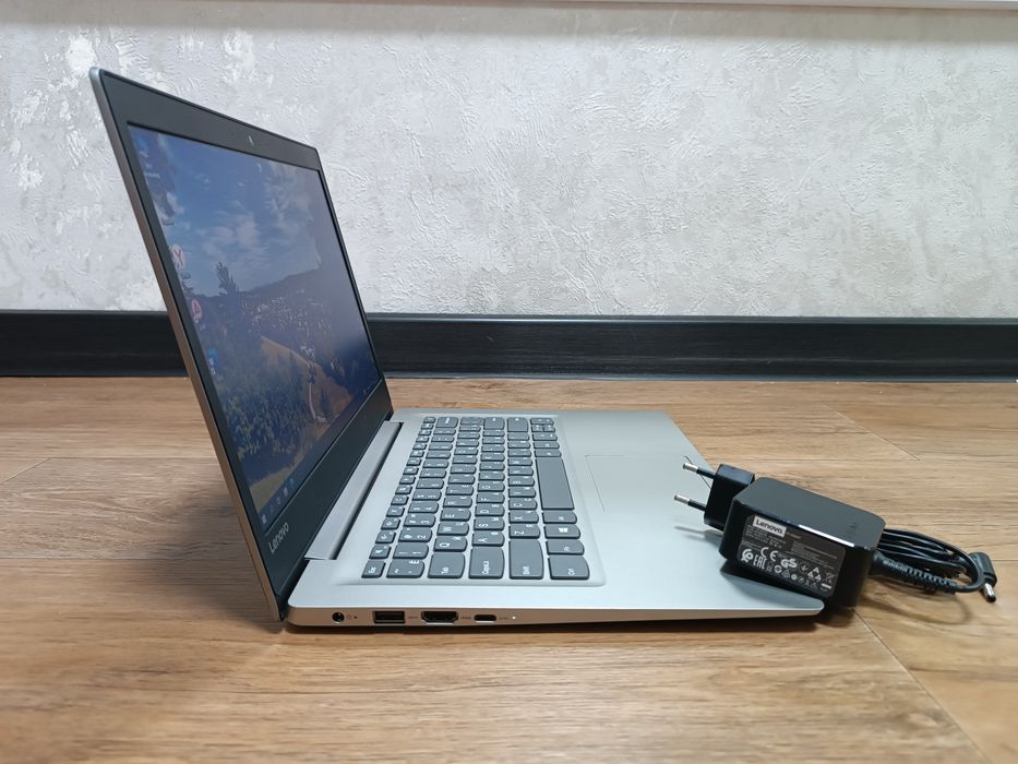 Ноутбук LENOVO SSD Windows 10 Pro.