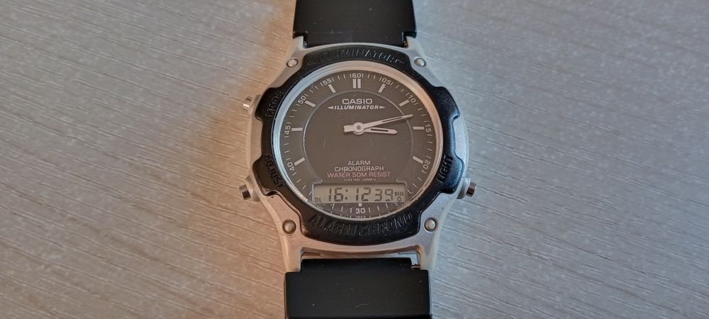 Ретро мъжки часовник Casio AW-45