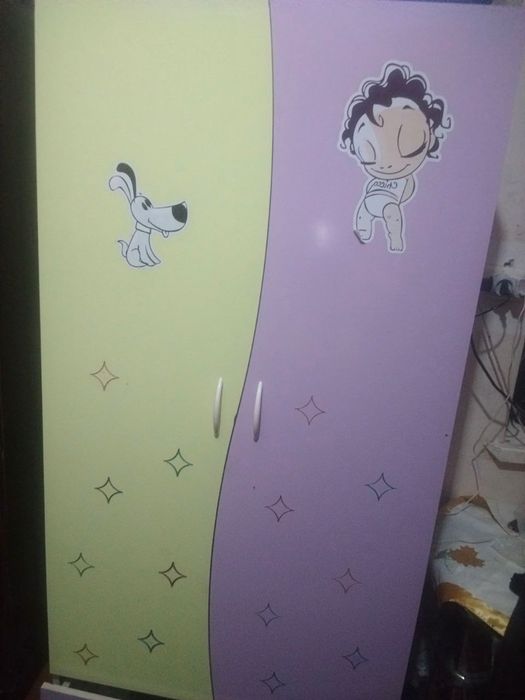 Mebel sotiladi..