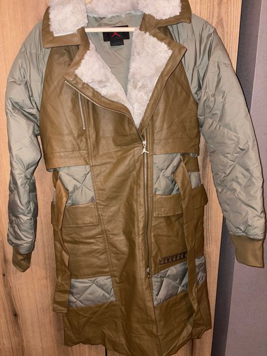 Air Jordan Дамско Зимно Яке - Размер S