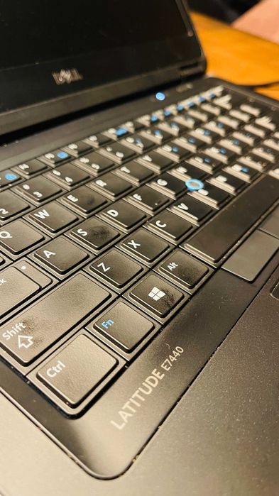 Laptop Dell Latitude E7440 i5 8Gb SSD128 + HDD320 stare buna