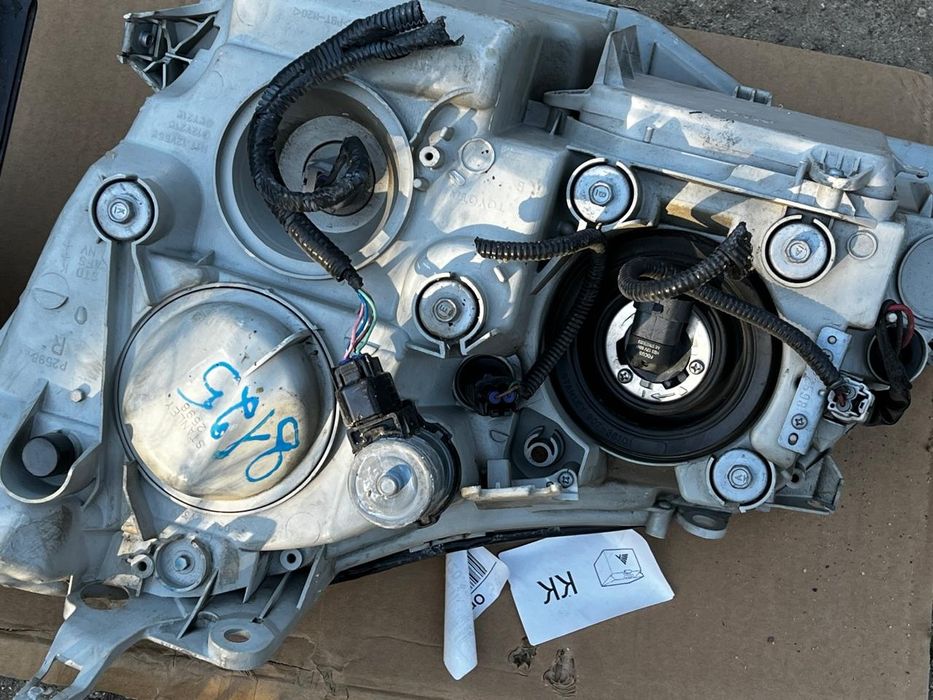 Фара тойота краун