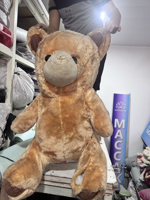 Большие детские игрушки зайчик медведь и мишка , нужно приводить в пор