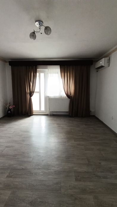 Apartament de vânzare Râmnciu Sărat Toamnei - Piața Centrală