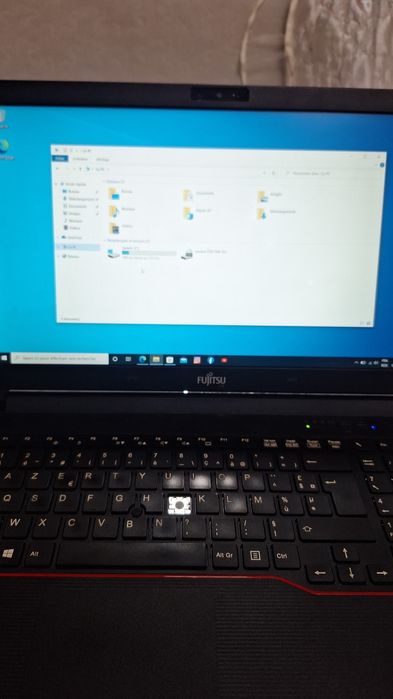 Vând laptop Fujitsu, modelul E556.