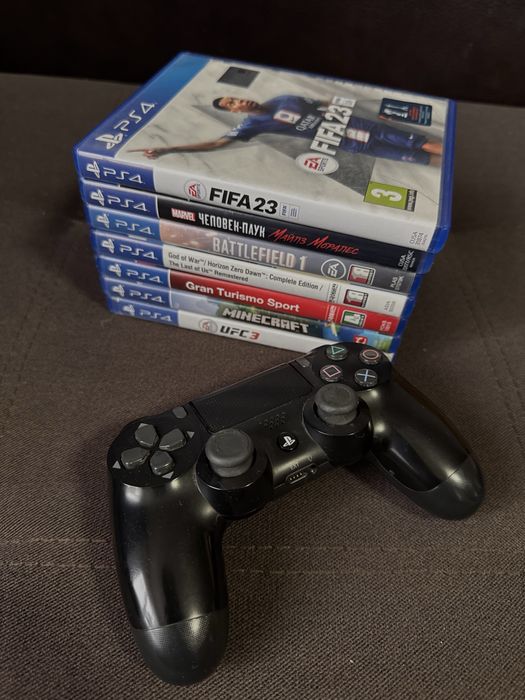 Джойстик и диски PS4