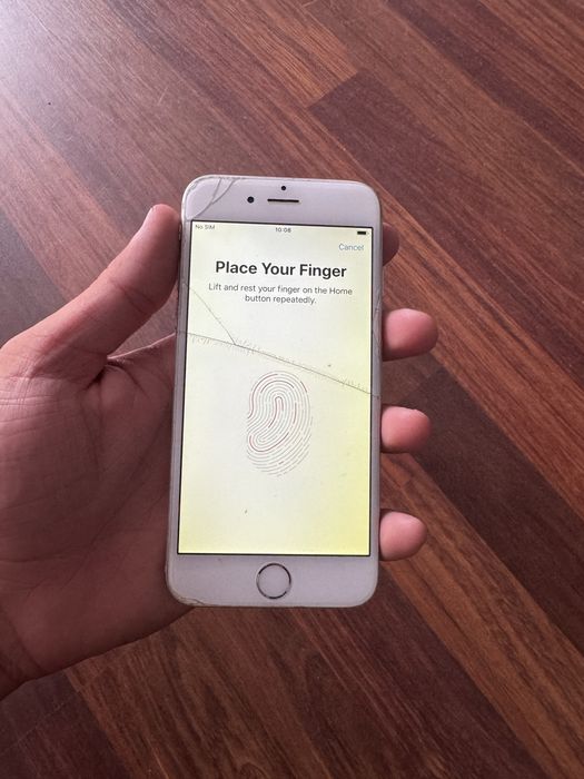 Vand iphone 6   .