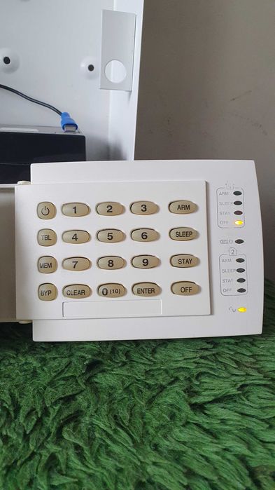 Сот комплект Paradox E 65 с дистанционно управление