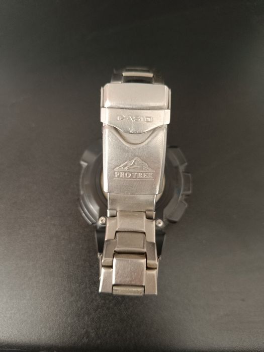 Часовник Casio Pro Trek PRG-240T