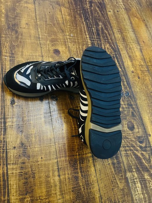 Adidași Javier Poch Beca Zebra