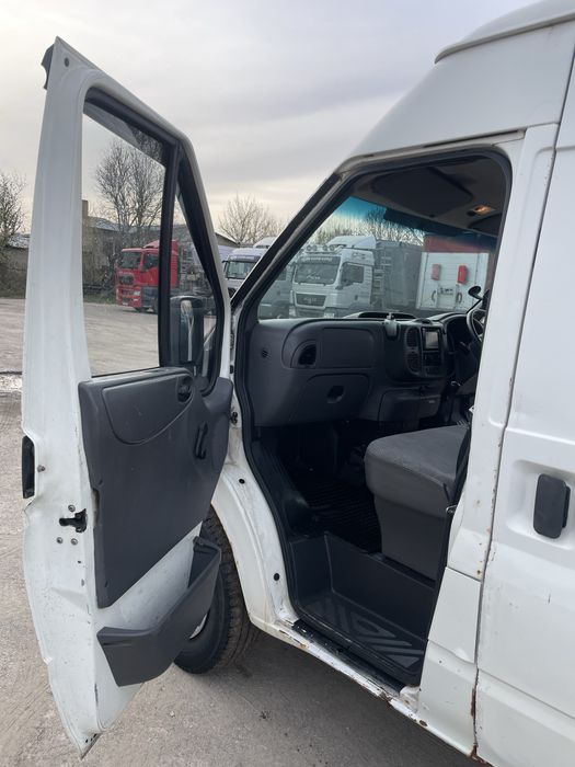 Ford Transit 2.3 ,бензин-газ 2200€