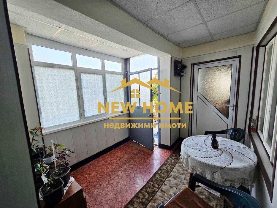 Къща с гараж - район Пинета