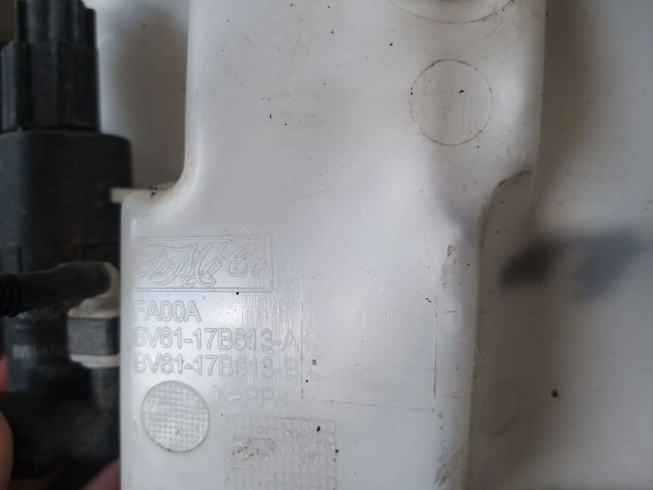 Vas lichid parbriz ford focus 3 bv6117b613a bv6117b613b