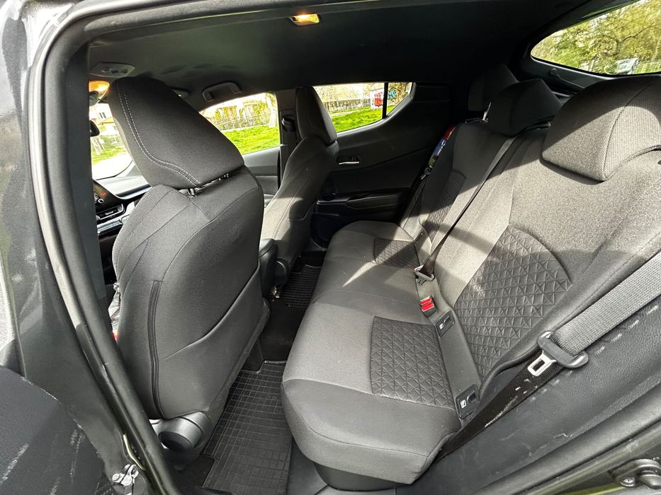 Toyota C-HR 2.0 Hybrid Гаранция 150кс