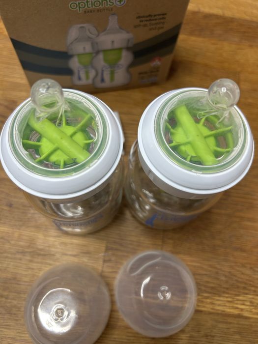 Set 2 biberoane Anti-Colici, din sticla, cu gat larg Dr. Brown,