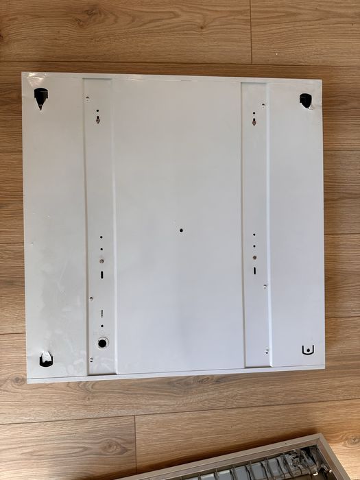 Продавам офис осветителни тела 60/60