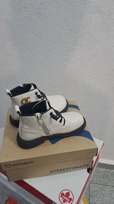 Продам ботинки весенние размер 29