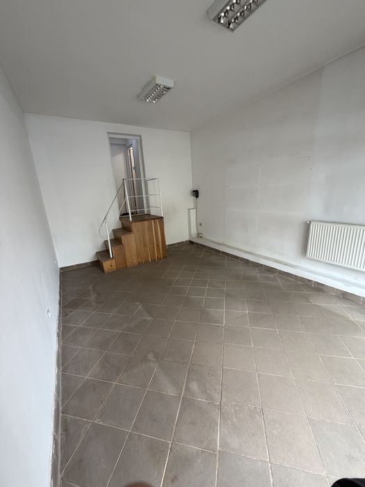 Spatiu comercial de inchiriat 24mp utili stradal Strada Paltinis. 450€ Neg.