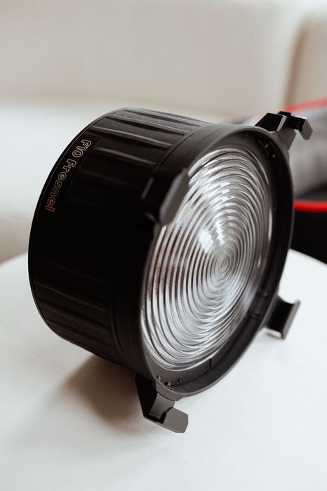 Aputure F10 Lentila Fresnel