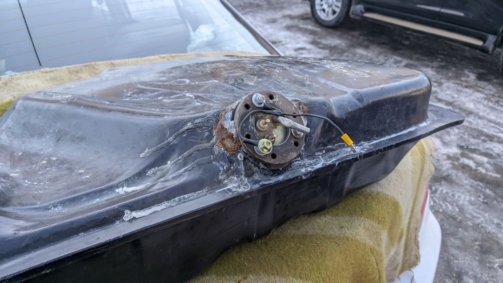 Продам топливный бак