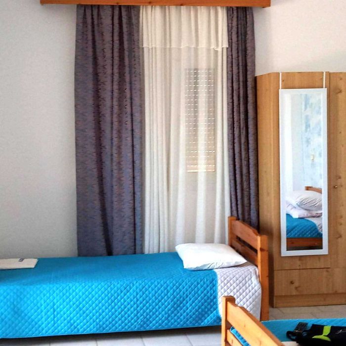 Продава апартамент - етаж от къща  с площ 70 м2 в Аспровалта, Гърция