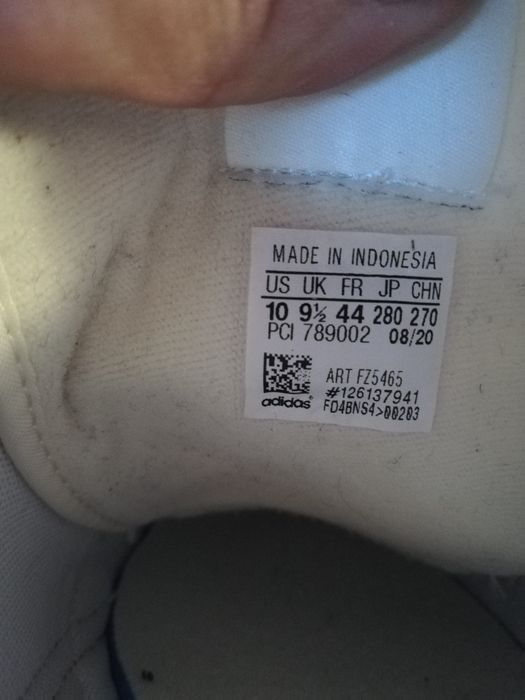 Кроссовки адидас, мерри адидас кристмас