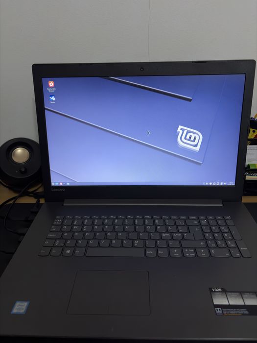 Vand laptop Lenovo v320