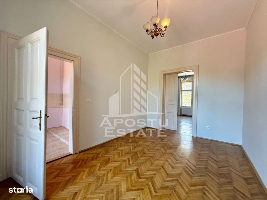Apartament 5 camere de vanzare, renovat, zona Sinaia Timisoara