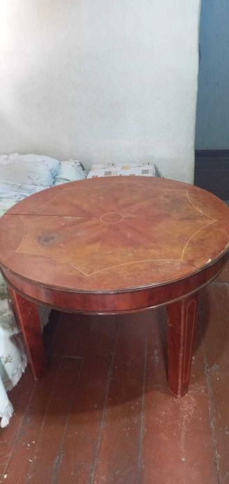 Стол круглый массив